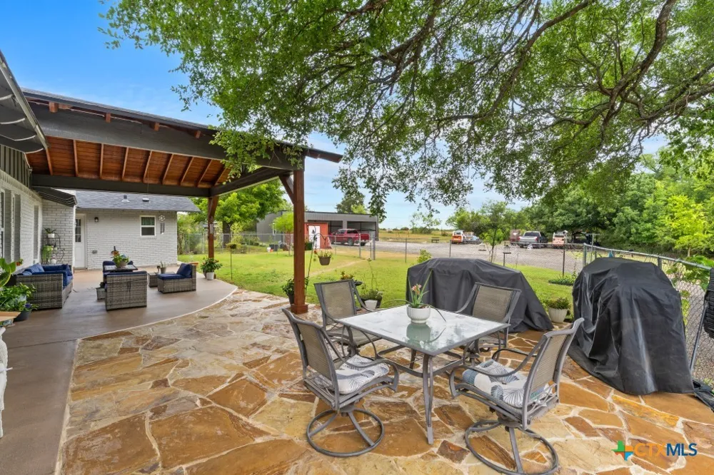 1806 Bridge Street Gatesville, TX 76528
