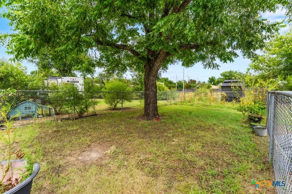 1806 Bridge Street Gatesville, TX 76528