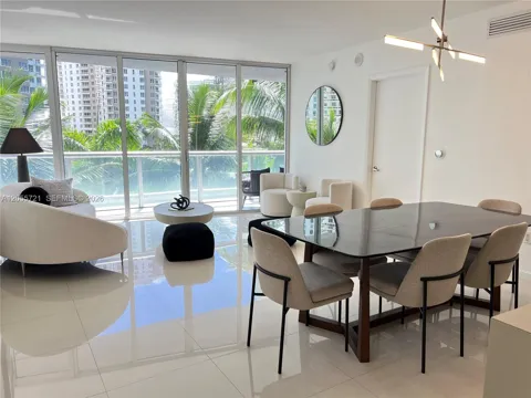495 Brickell Ave #BAY406