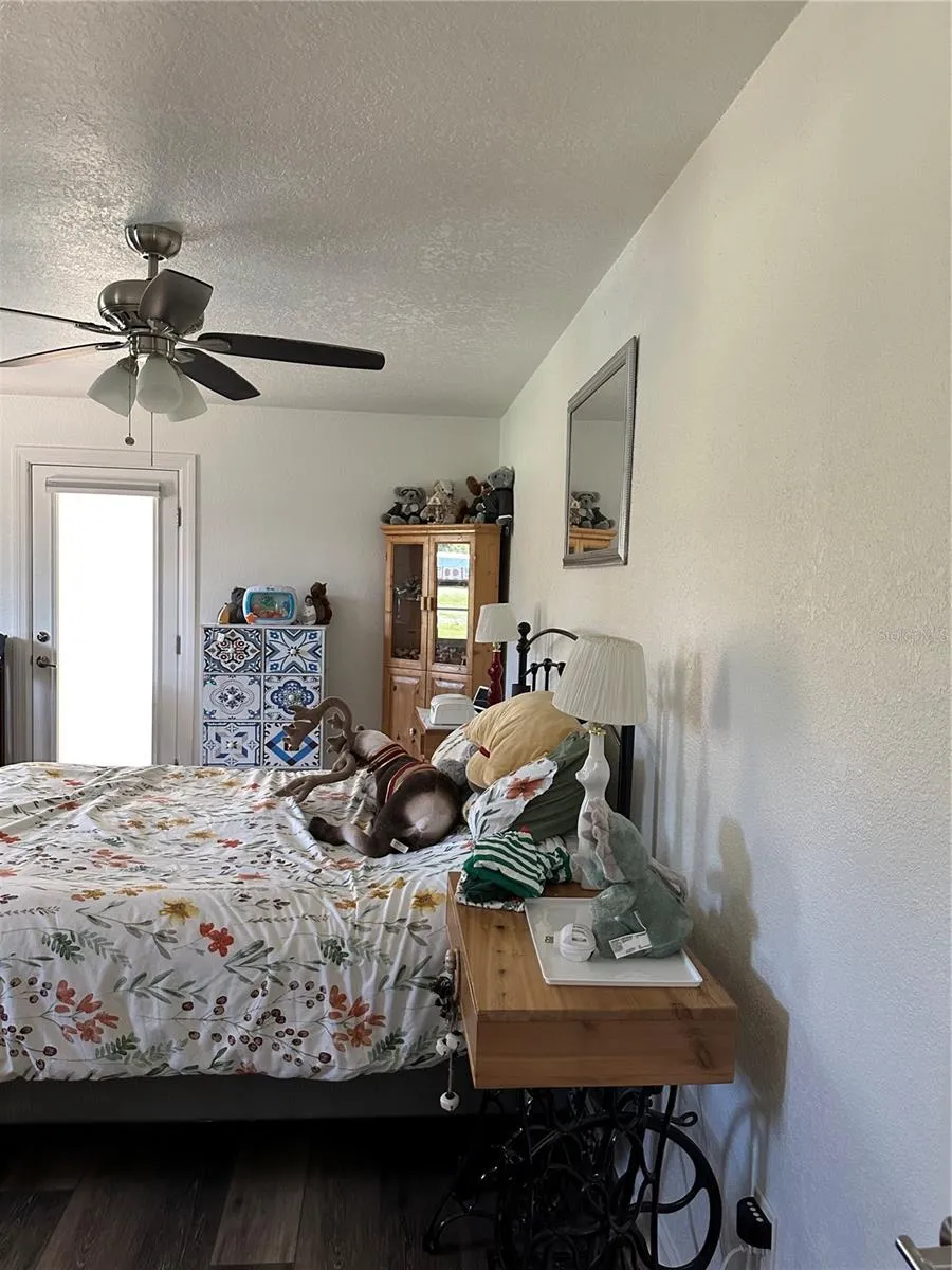 1181 LARCHMONT DRIVE Englewood, FL 34223