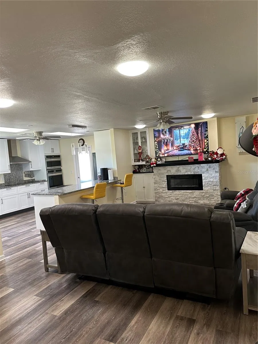1181 LARCHMONT DRIVE Englewood, FL 34223