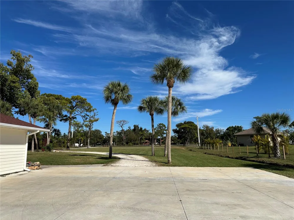 1181 LARCHMONT DRIVE Englewood, FL 34223