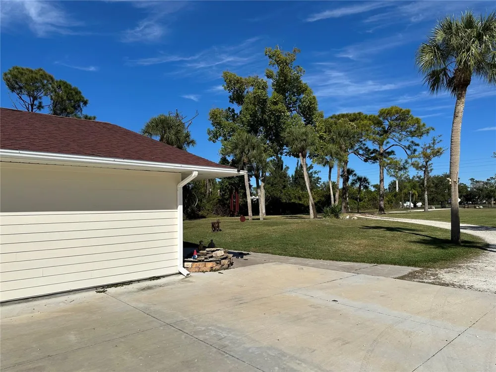 1181 LARCHMONT DRIVE Englewood, FL 34223