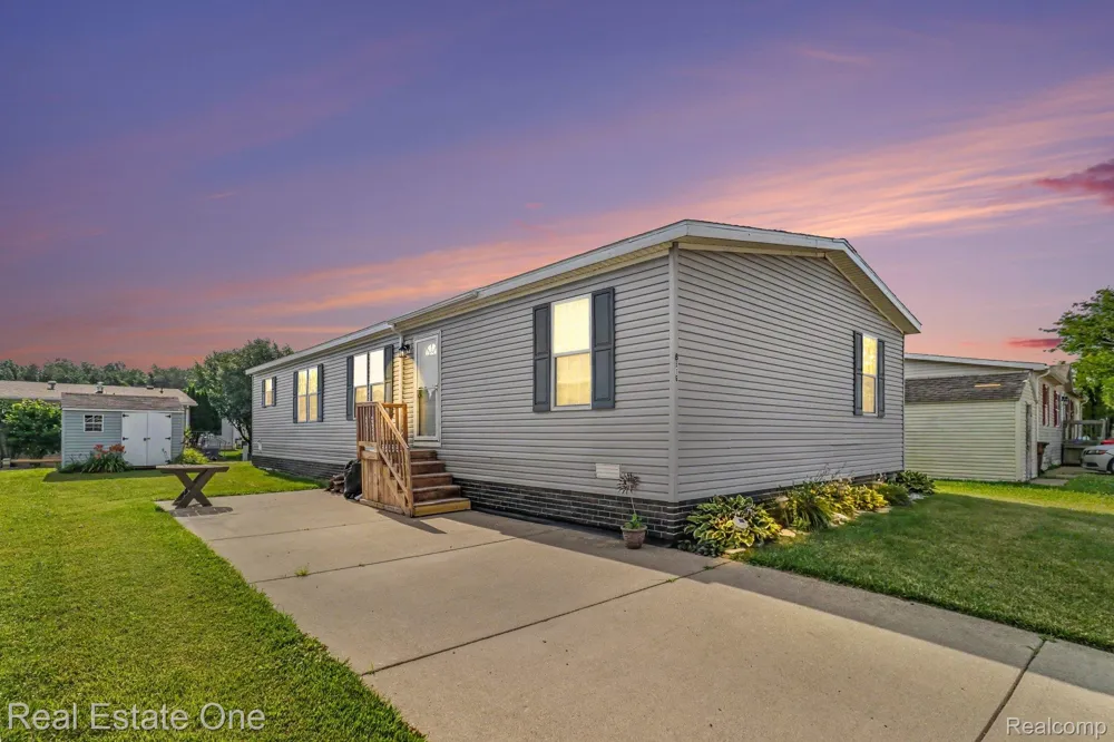 8516 Michael Drive Frenchtown Township, MI 48166