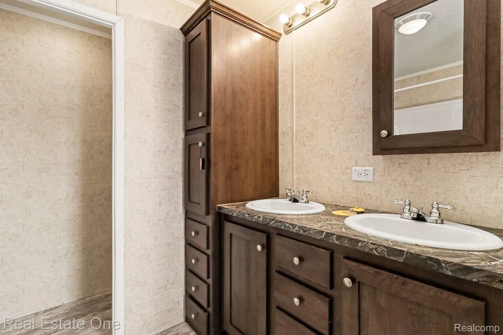 8516 Michael Drive Frenchtown Township, MI 48166