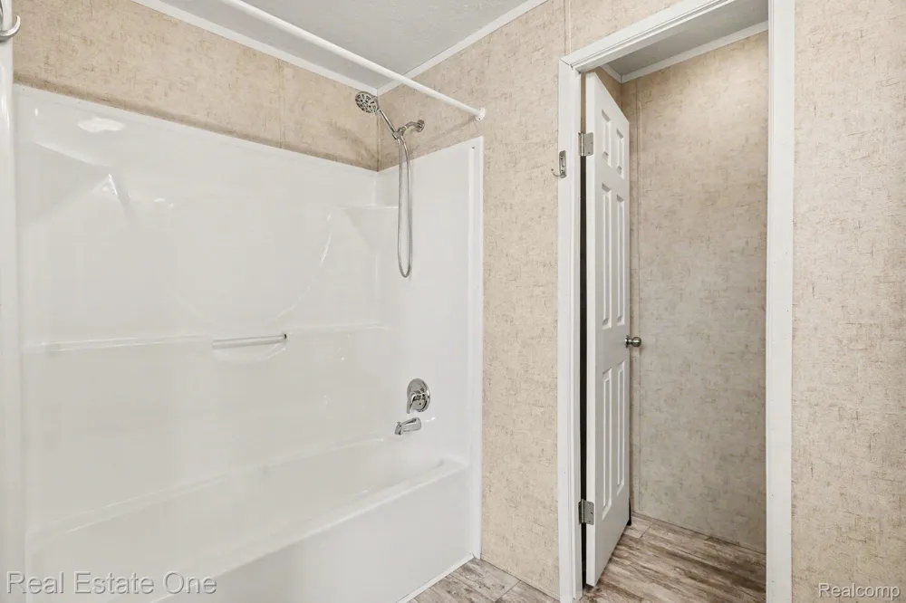8516 Michael Drive Frenchtown Township, MI 48166
