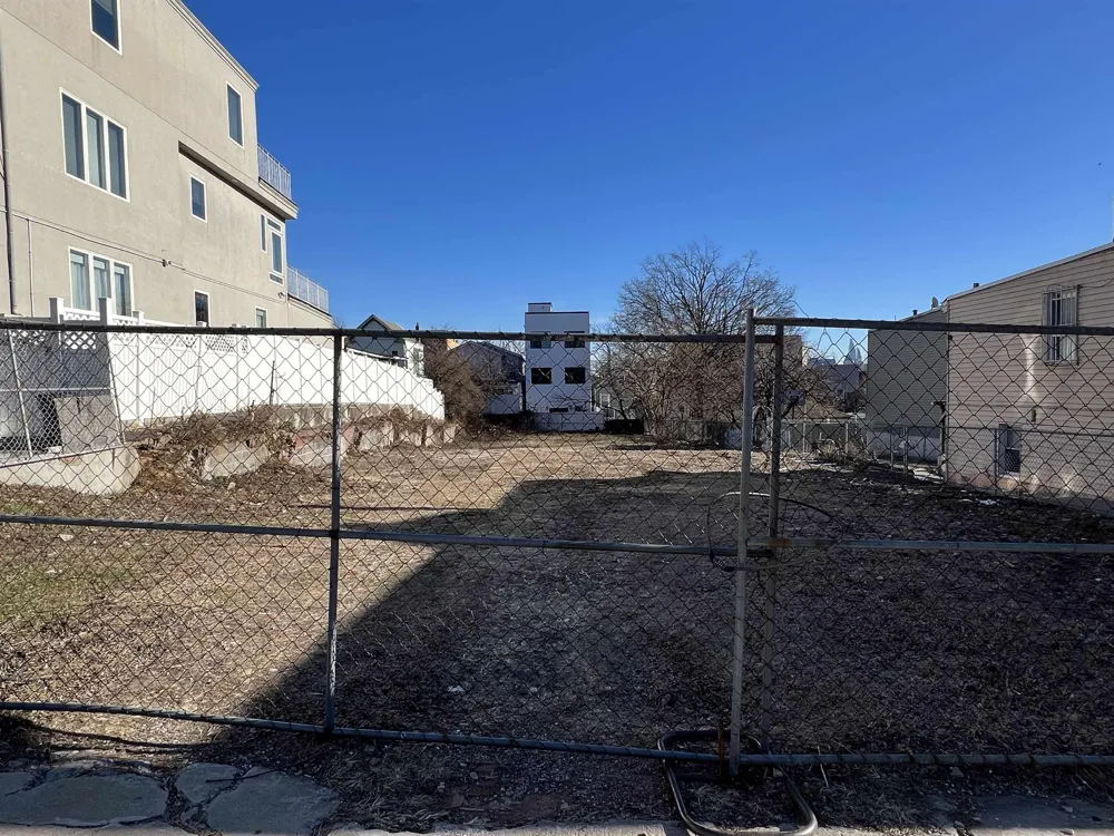 6308 JACKSON ST West New York, NJ 07093