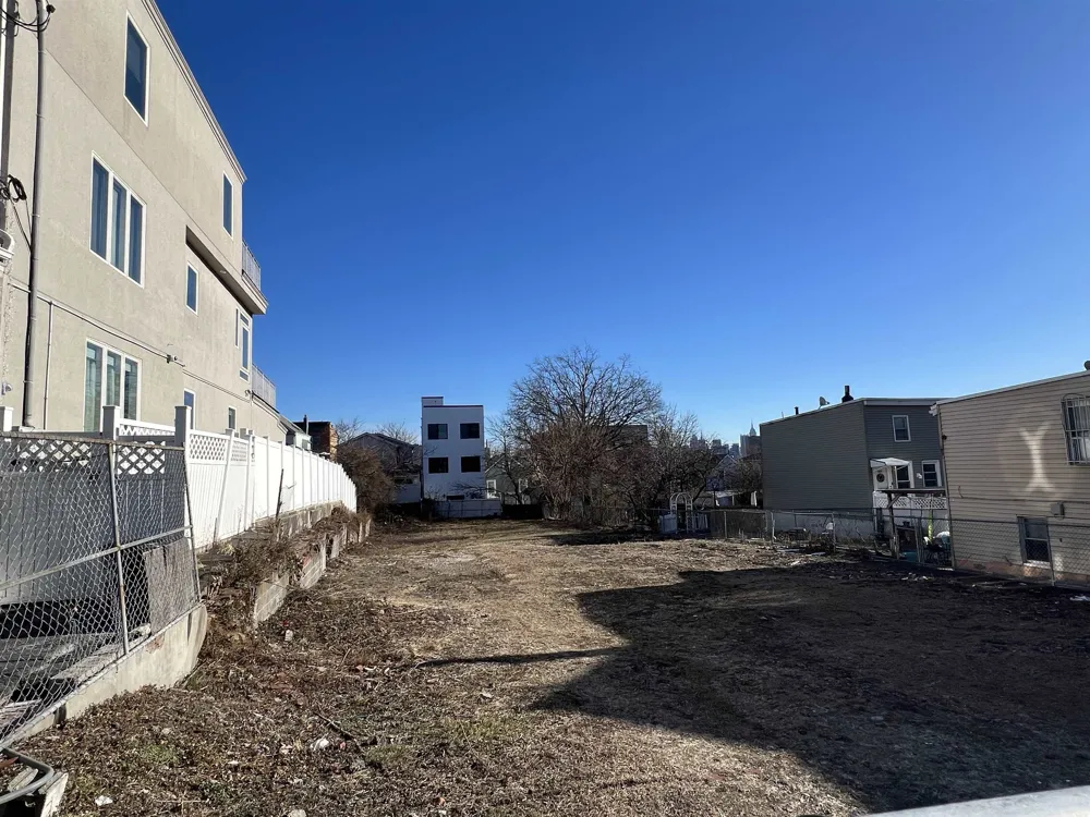 6308 JACKSON ST West New York, NJ 07093