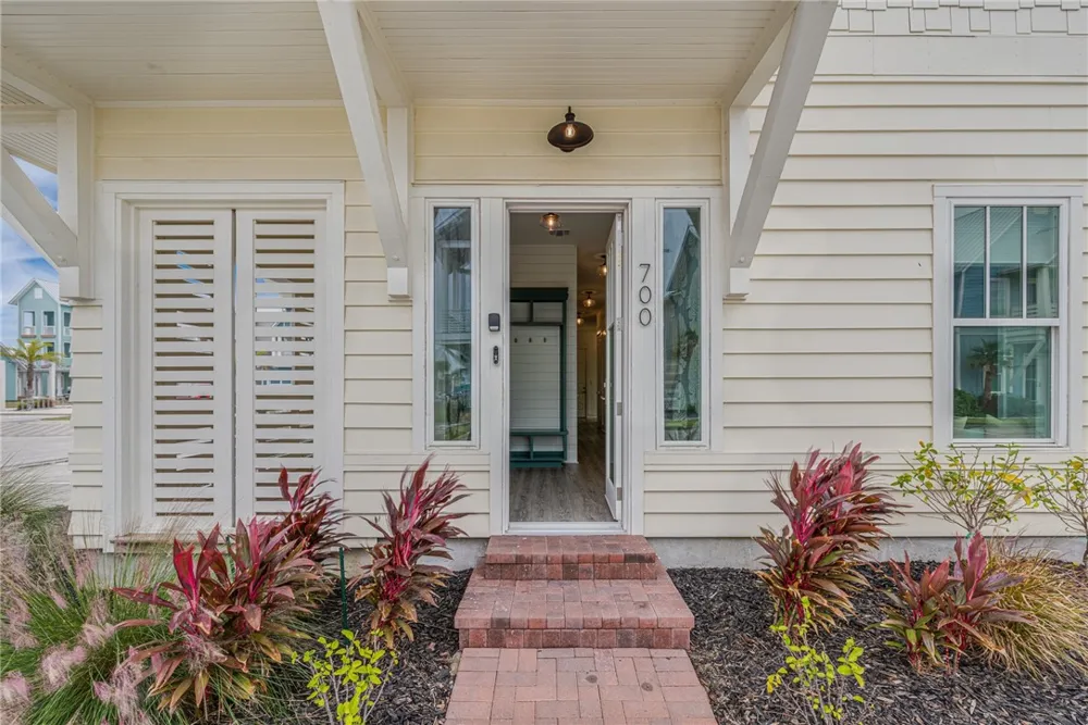 700 Sunrise Avenue Port Aransas, TX 78373
