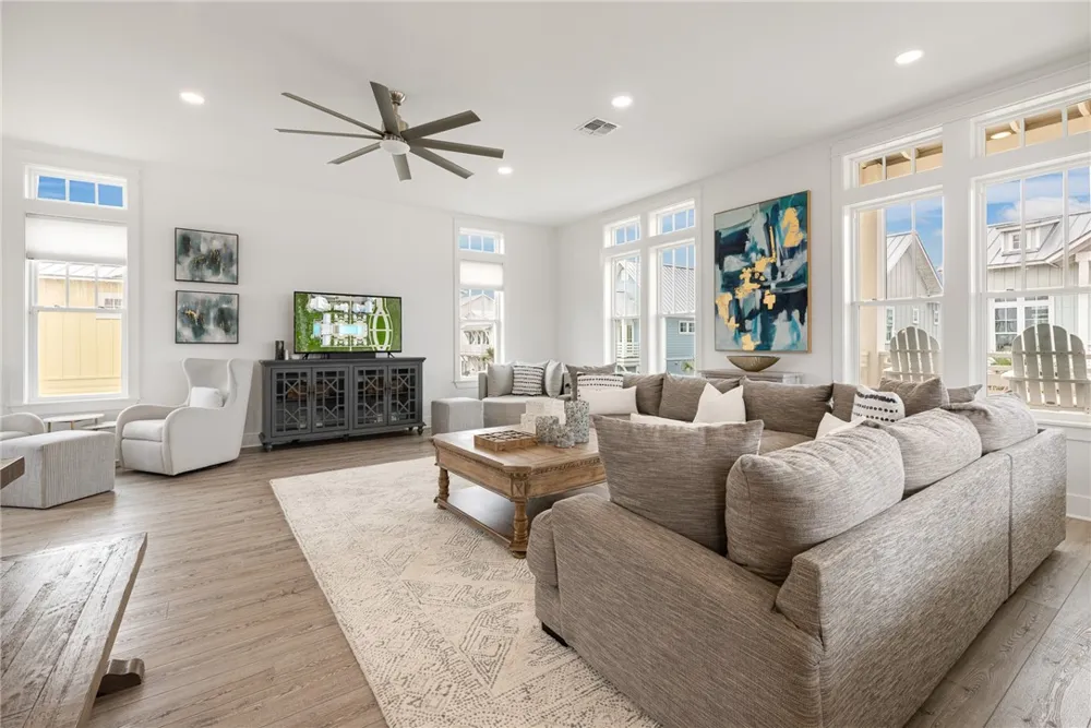 700 Sunrise Avenue Port Aransas, TX 78373