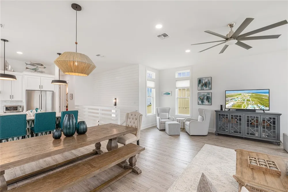 700 Sunrise Avenue Port Aransas, TX 78373