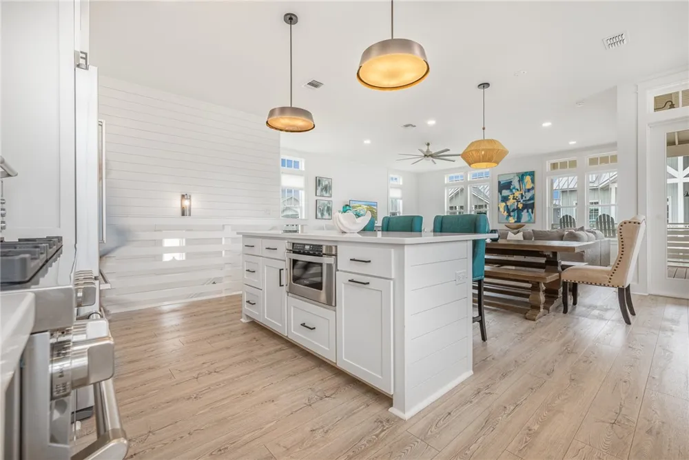 700 Sunrise Avenue Port Aransas, TX 78373