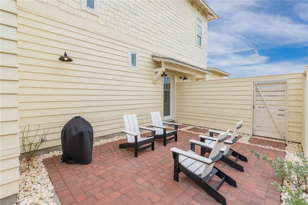 700 Sunrise Avenue Port Aransas, TX 78373