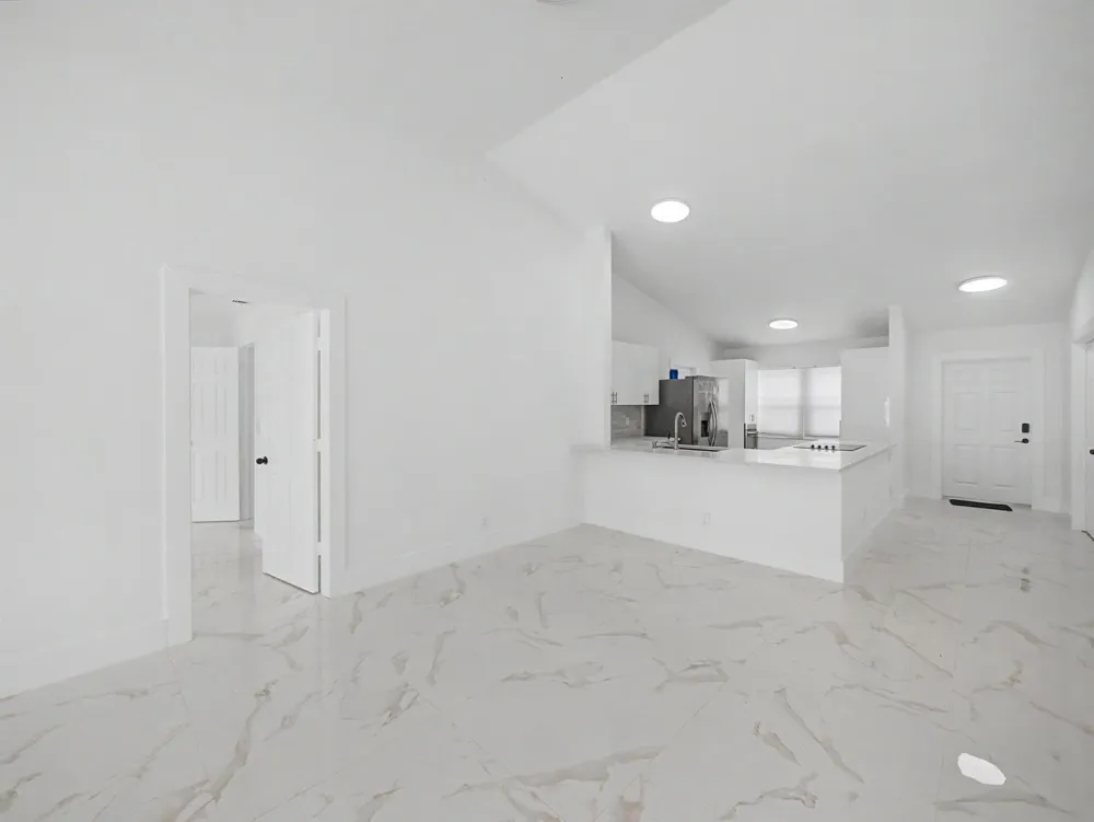 8464 Lakepoint Court Wellington, FL 33467