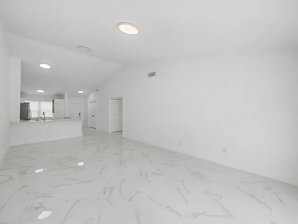 8464 Lakepoint Court Wellington, FL 33467