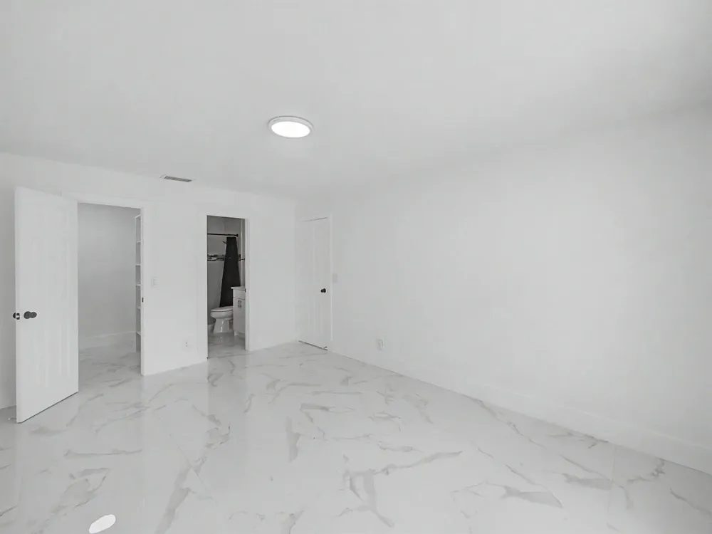 8464 Lakepoint Court Wellington, FL 33467