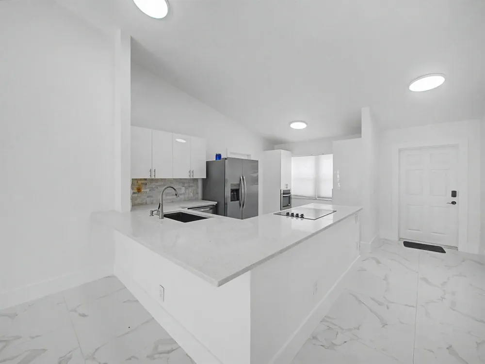 8464 Lakepoint Court Wellington, FL 33467