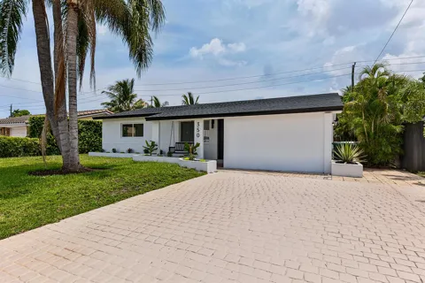 350 NE 42ND STREET