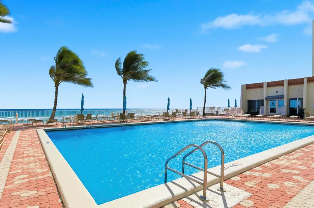 3520 S OCEAN BOULEVARD #F405 South Palm Beach, FL 33480