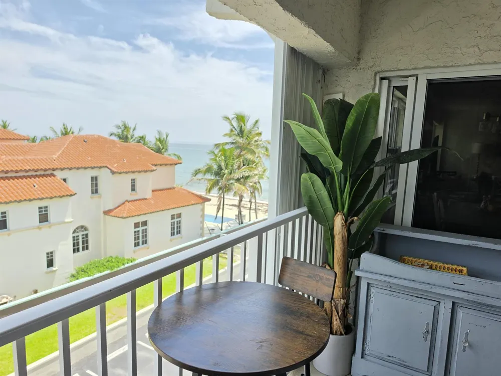 3520 S OCEAN BOULEVARD #F405 South Palm Beach, FL 33480