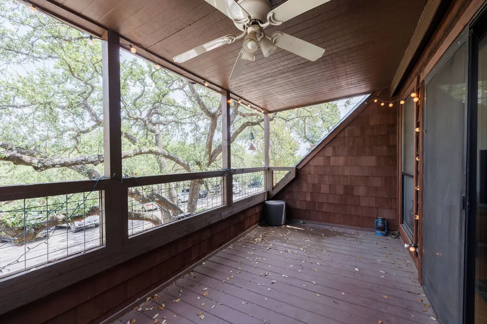 7320 Cave Hollow Austin, TX 78750