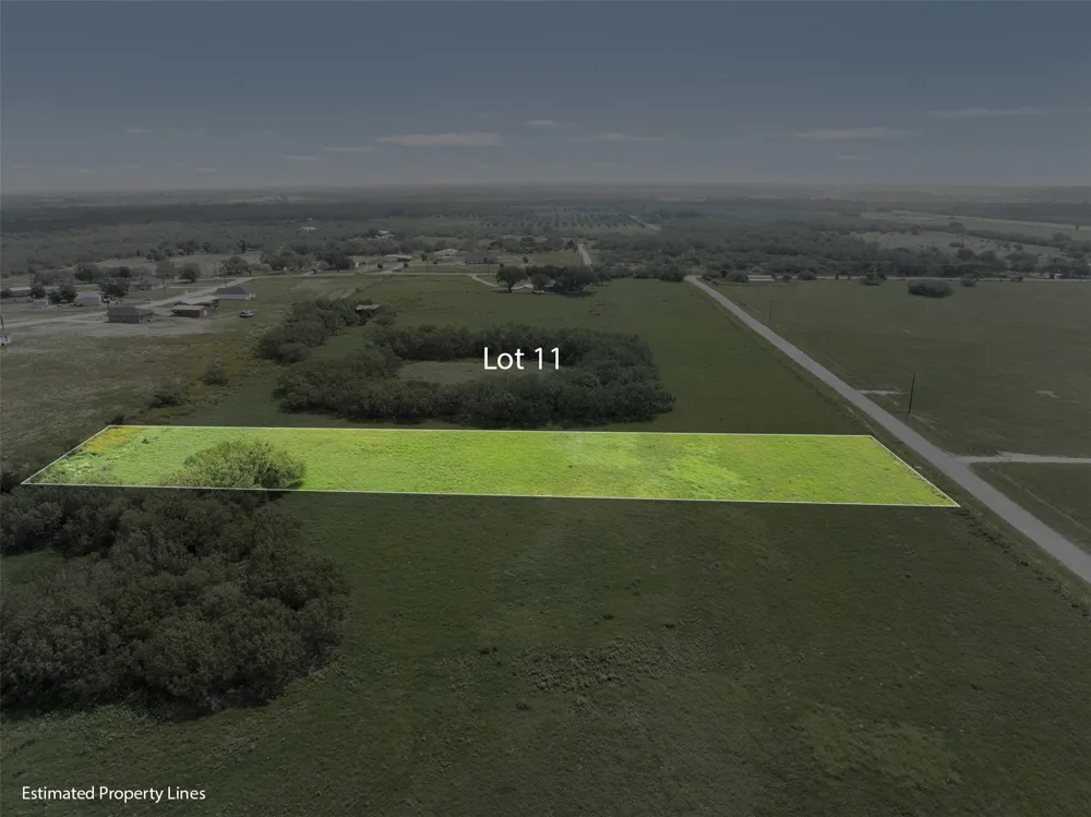 11 County Road 342 La Vernia, TX 78121