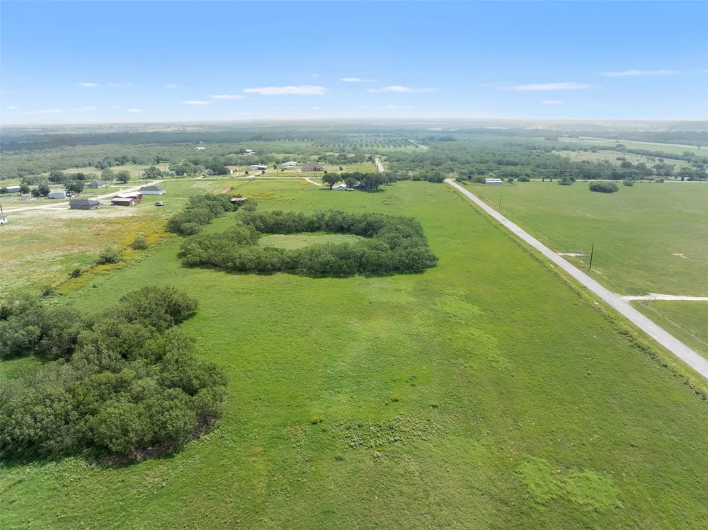 11 County Road 342 La Vernia, TX 78121