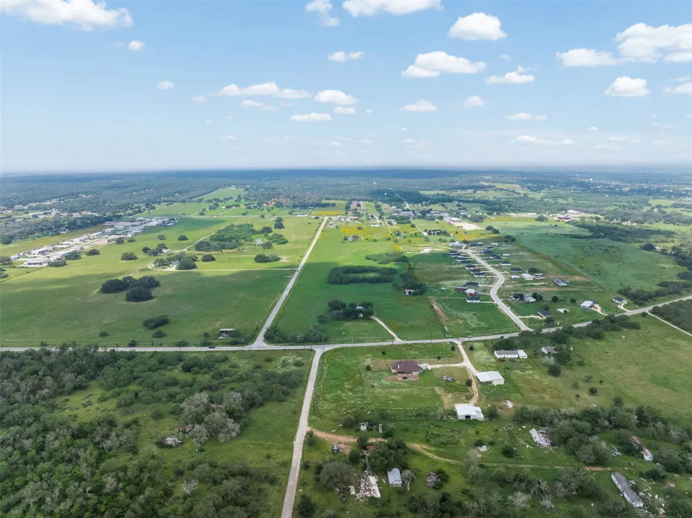 11 County Road 342 La Vernia, TX 78121