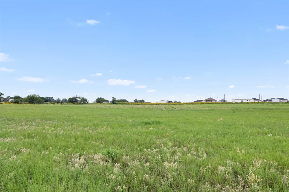 11 County Road 342 La Vernia, TX 78121