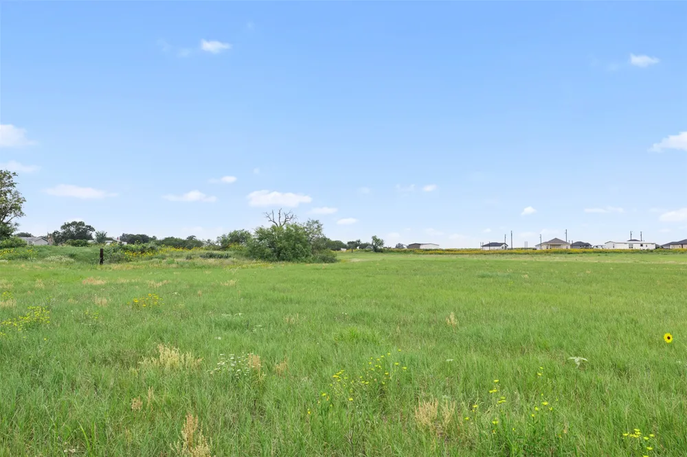 11 County Road 342 La Vernia, TX 78121