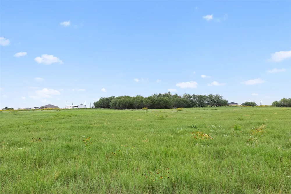 11 County Road 342 La Vernia, TX 78121