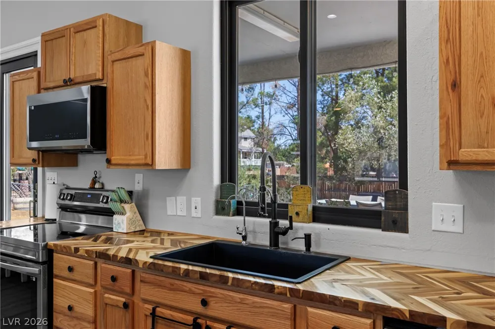 2024 Lou Adams Avenue Logandale, NV 89021