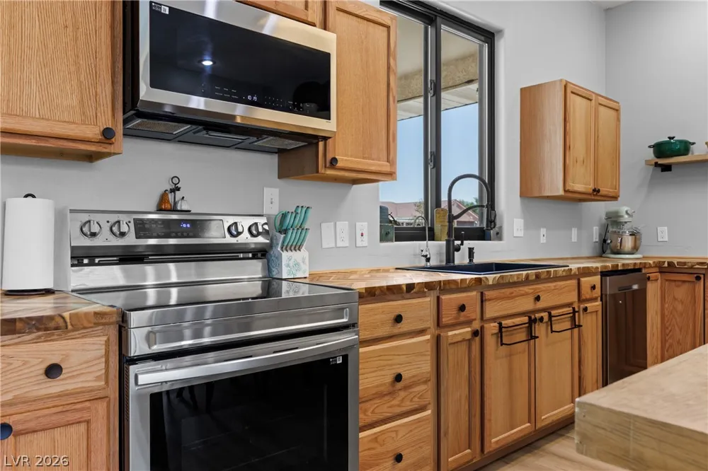 2024 Lou Adams Avenue Logandale, NV 89021