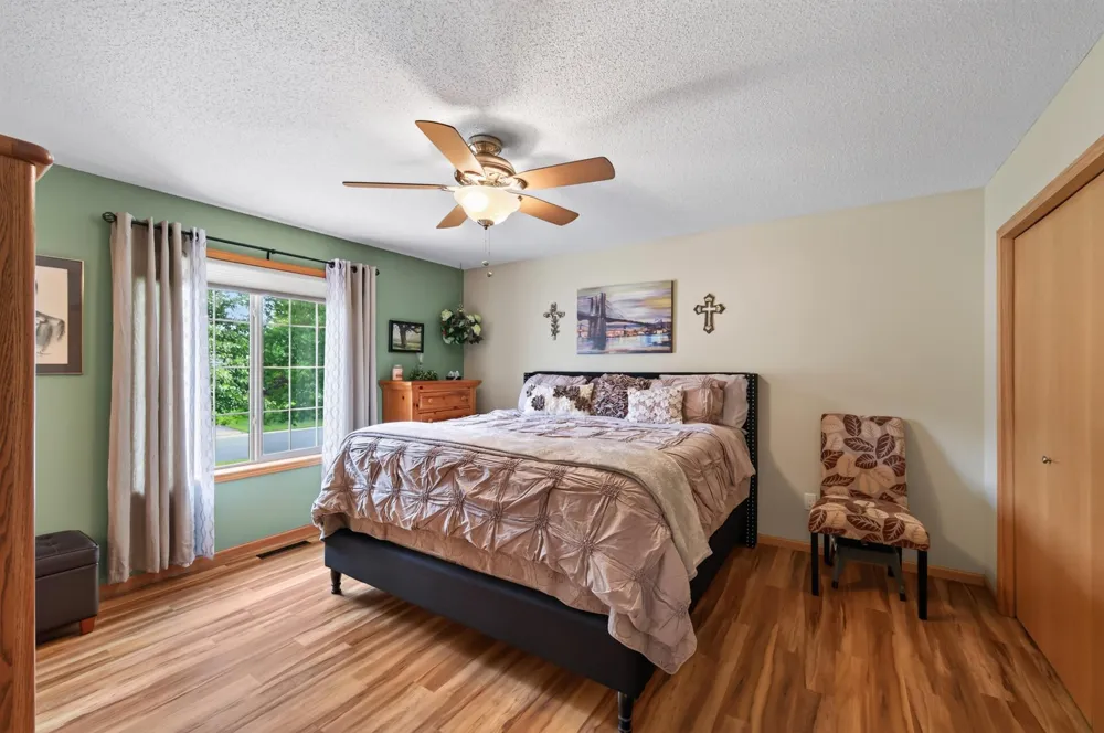878 Kelly Street Lino Lakes, MN 55014