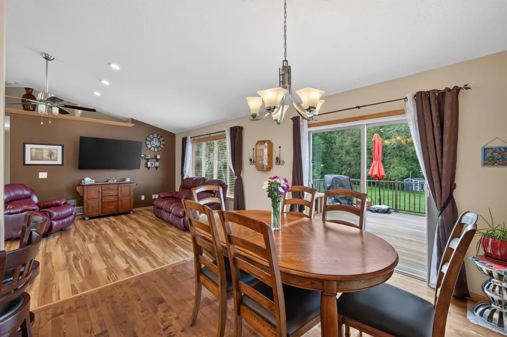 878 Kelly Street Lino Lakes, MN 55014