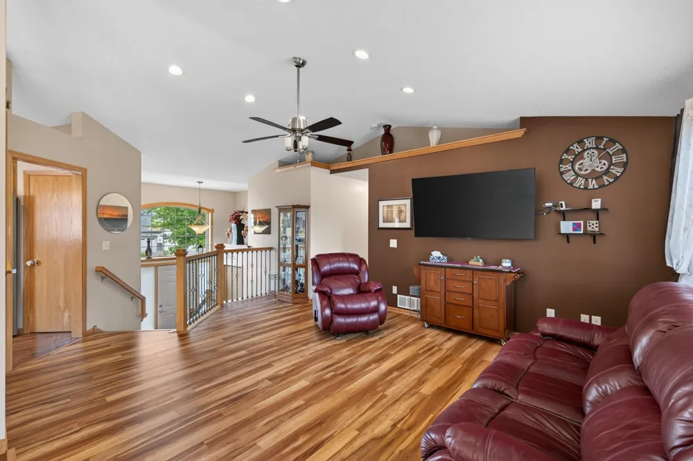 878 Kelly Street Lino Lakes, MN 55014
