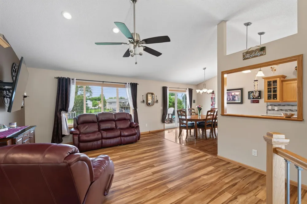 878 Kelly Street Lino Lakes, MN 55014