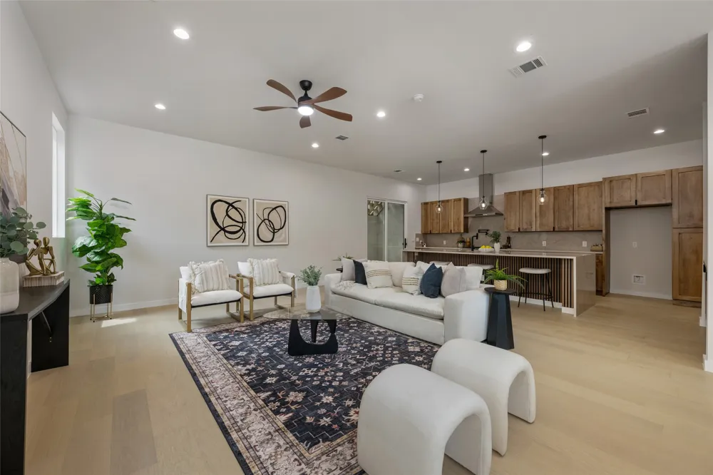 4324 Airport Boulevard #B Austin, TX 78722