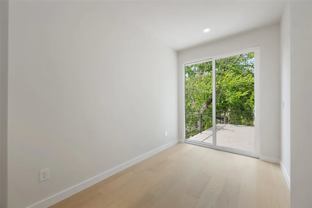 4324 Airport Boulevard #B Austin, TX 78722