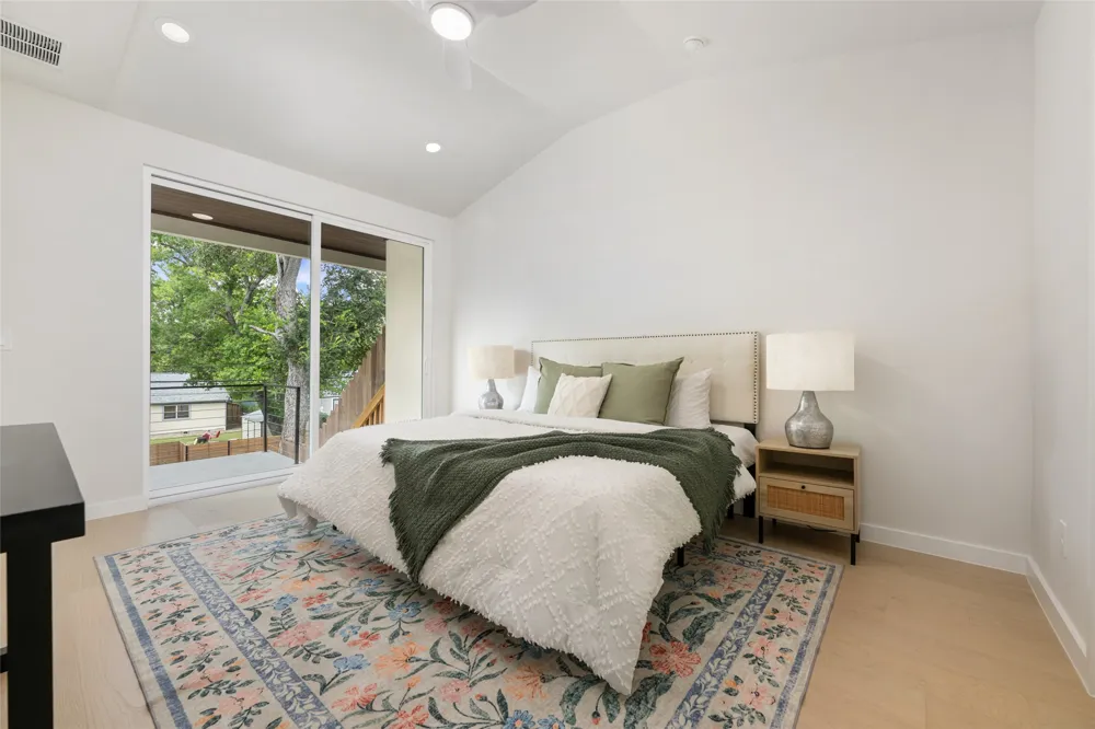 4324 Airport Boulevard #B Austin, TX 78722