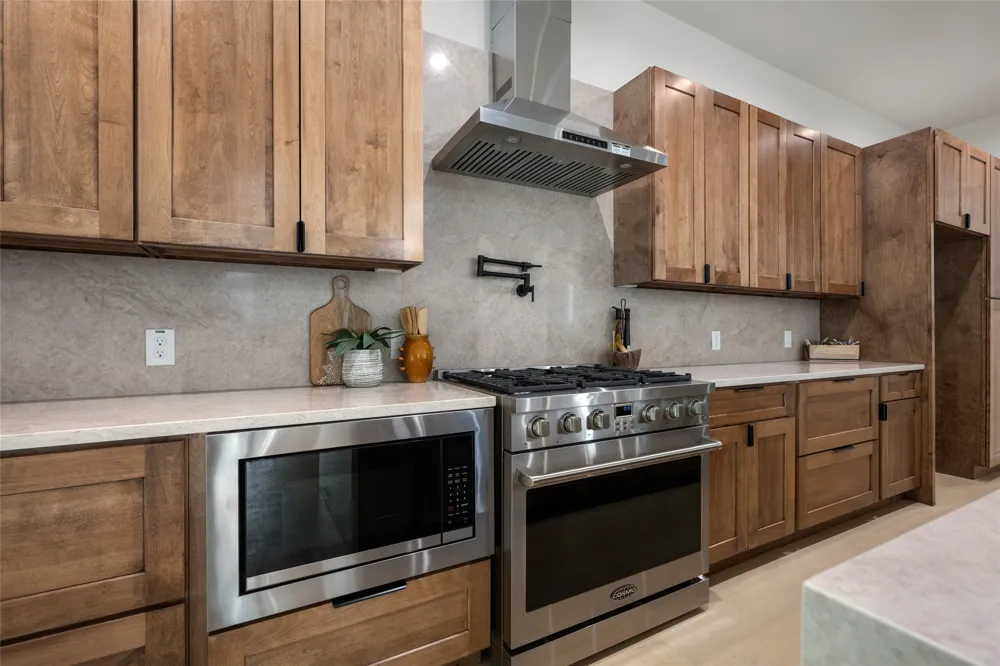 4324 Airport Boulevard #B Austin, TX 78722
