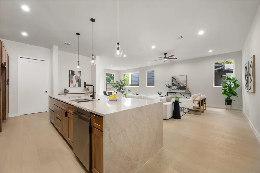 4324 Airport Boulevard #B Austin, TX 78722