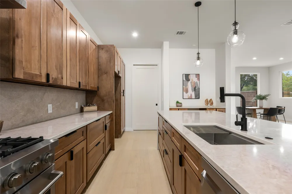 4324 Airport Boulevard #B Austin, TX 78722