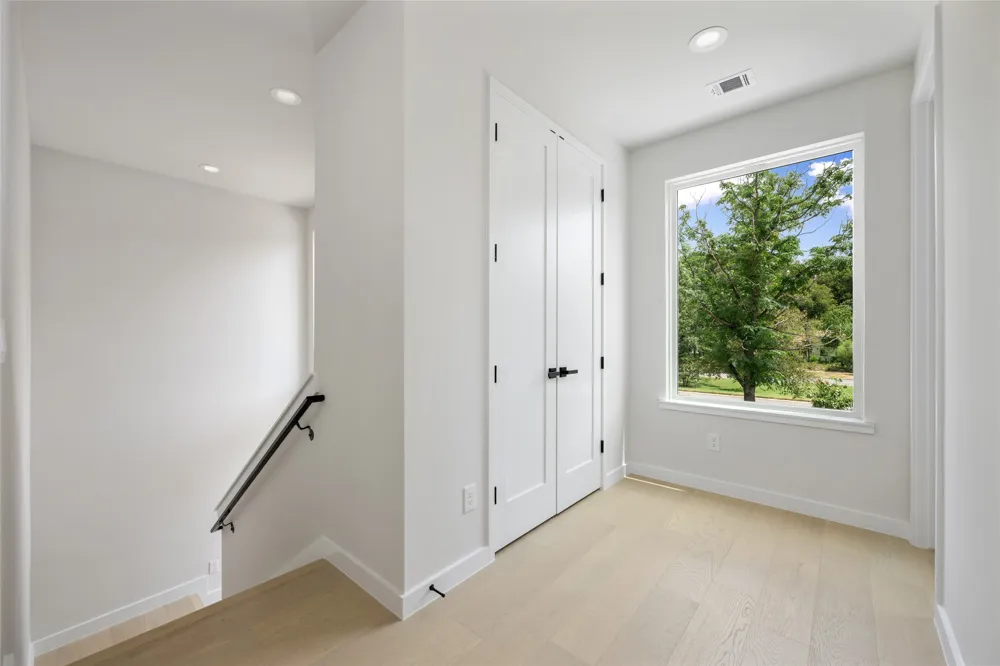 4324 Airport Boulevard #B Austin, TX 78722