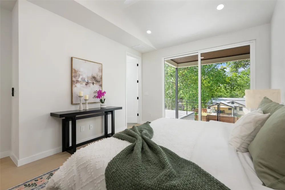 4324 Airport Boulevard #B Austin, TX 78722