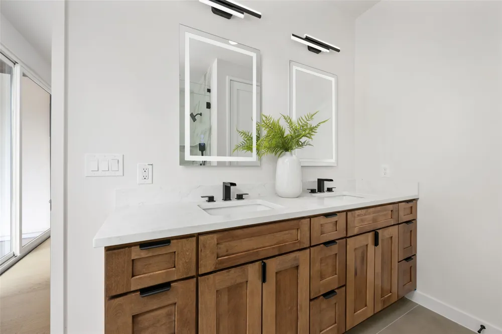 4324 Airport Boulevard #B Austin, TX 78722