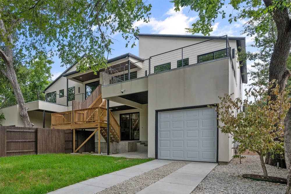 4324 Airport Boulevard #B Austin, TX 78722
