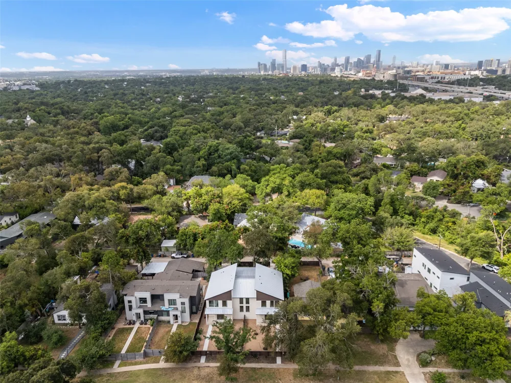 4324 Airport Boulevard #B Austin, TX 78722