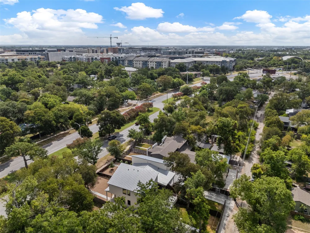 4324 Airport Boulevard #B Austin, TX 78722