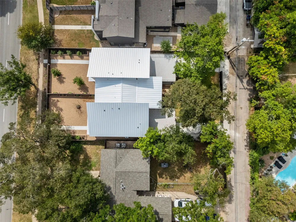 4324 Airport Boulevard #B Austin, TX 78722